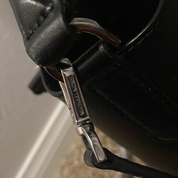 Michael Kors Black Crossbody Bucket Purse - Picture 4 of 6